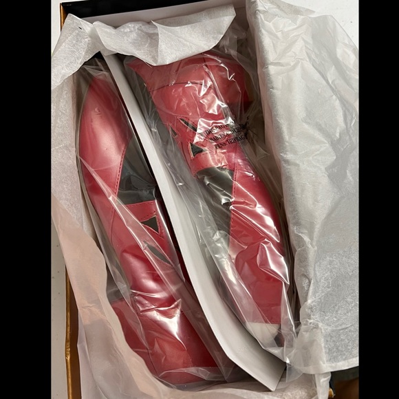 Chelsea Crew Sonia Cherry Red Retro Peep Toe Heel Sandals, Size 7.5 - New In Box - Picture 10 of 12